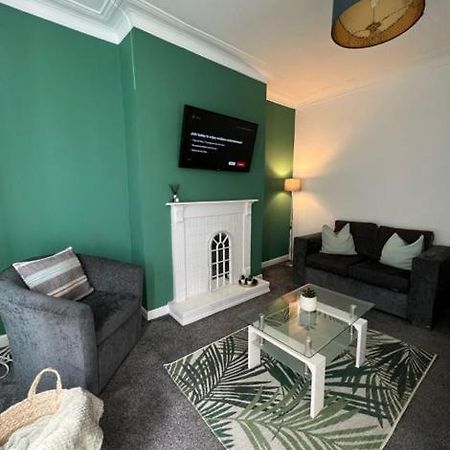 ليدز Moorfield Street Guesthouse المظهر الخارجي الصورة