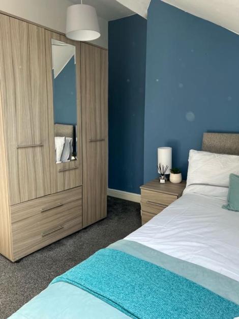 ليدز Moorfield Street Guesthouse المظهر الخارجي الصورة