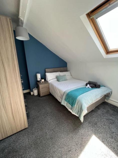 ليدز Moorfield Street Guesthouse المظهر الخارجي الصورة